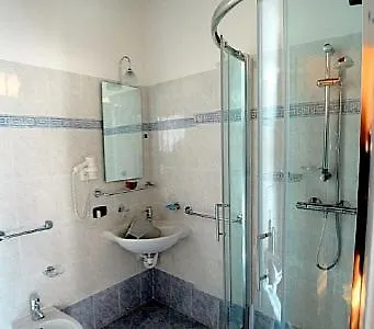 Villa Sleeps 2 Pool Wifi Ossuccio
