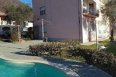 Sleeps 2 Pool Wifi Vila Ossuccio