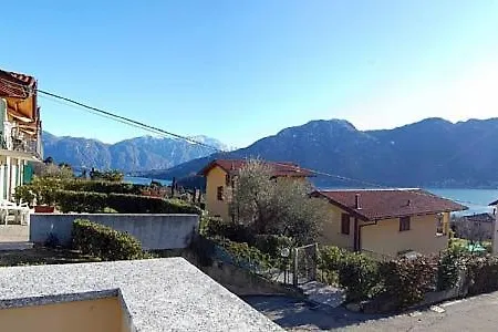 Sleeps 2 Pool Wifi Vila